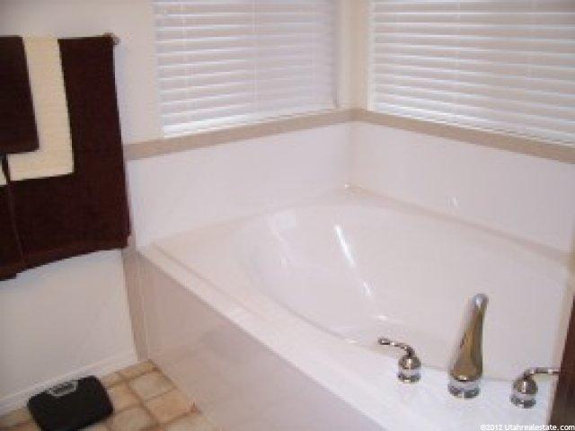2574 W 2650 N, Clinton, UT 84015 — photo 3