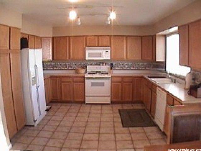 8477 Windmill Dr, West Jordan, UT 84088 — photo 3