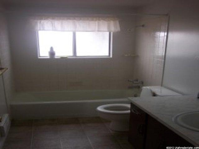 728 E 600 N, Layton, UT 84041 — photo 5