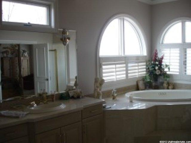 1149 E Sunset Hollow Dr, Bountiful, UT 84010 — photo 8
