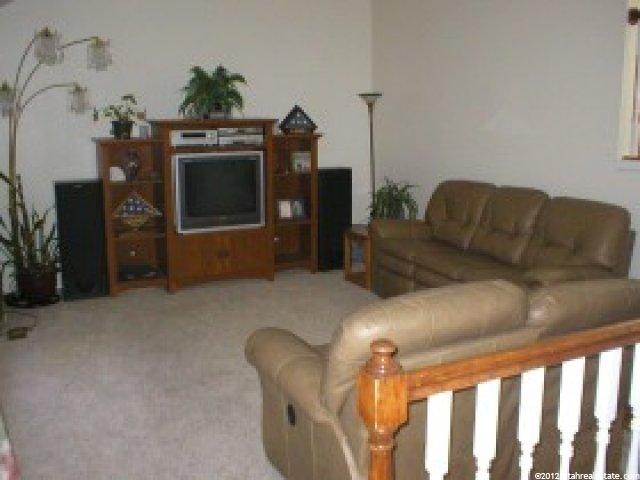 522 W 1060 N, Clinton, UT 84015 — photo 3