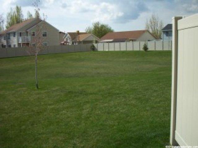652 W 800 N #17, Clinton, UT 84015 — photo 2