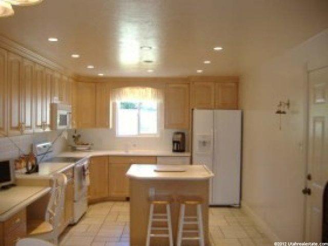 766 S Davis Blvd, Bountiful, UT 84010 — photo 2