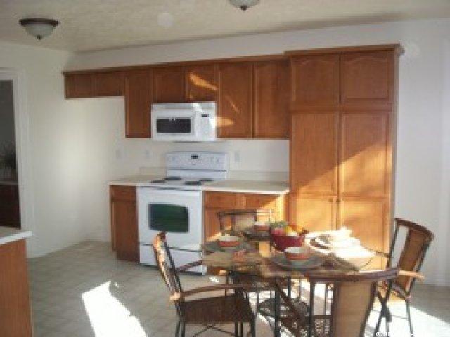 671 S Plum Creek Ln E, Ogden, UT 84404 — photo 3