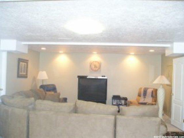 634 W 2325 N, Layton, UT 84041 — photo 11