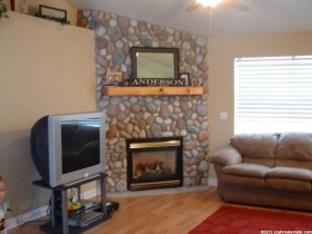 167 N 300 E, Mt Pleasant, UT 84647 — photo 4