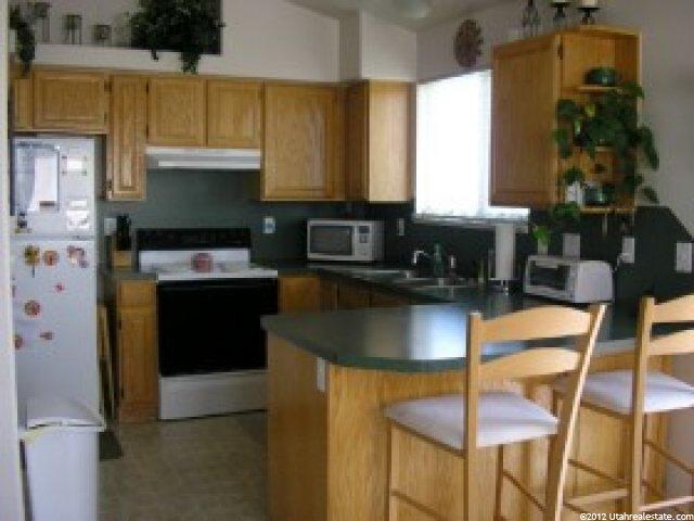 5374 Vista Dr, Roy, UT 84067 — photo 3