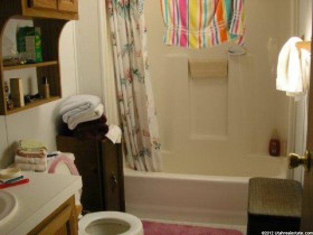 1847 W 2100 S, West Haven, UT 84401 — photo 5
