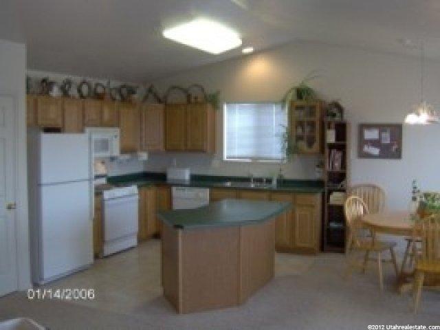 2548 W 2250 N, Clinton, UT 84015 — photo 6