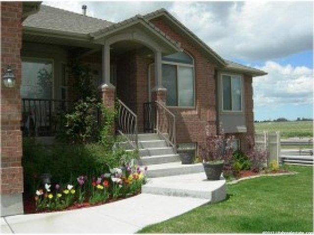 798 S Angel St, Layton, UT 84041 — photo 2