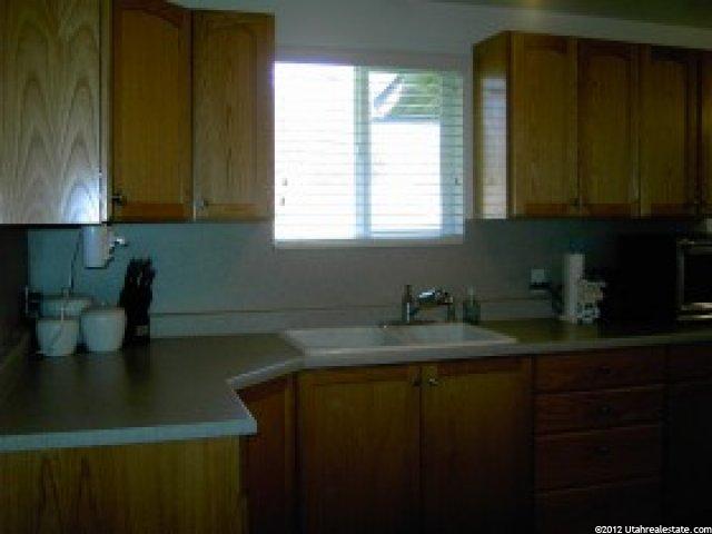 511 Vickie Ln, Clearfield, UT 84015 — photo 4