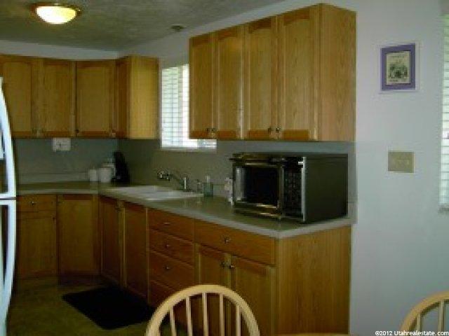 511 Vickie Ln, Clearfield, UT 84015 — photo 5