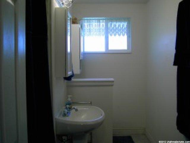 511 Vickie Ln, Clearfield, UT 84015 — photo 6