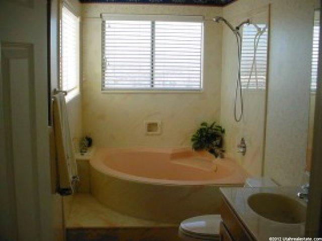 910 S Island View Dr E, Centerville, UT 84014 — photo 10