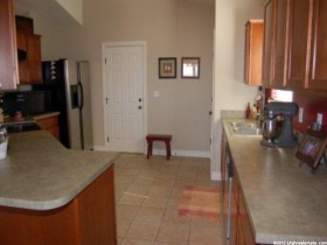 260 E Eagle Ridge Dr, North Salt Lake, UT 84054 — photo 2