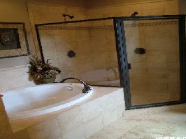 2736 N 1825 E, Layton, UT 84040 — photo 8