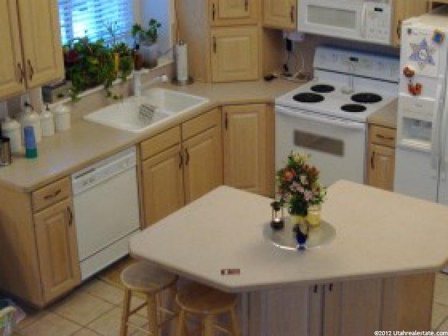 2074 N 750 W, Clinton, UT 84015 — photo 4