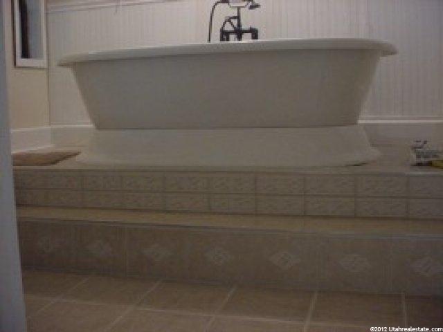855 N 950 E, Bountiful, UT 84010 — photo 8