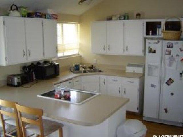 8914 Manchester Ln, Sandy, UT 84093 — photo 2