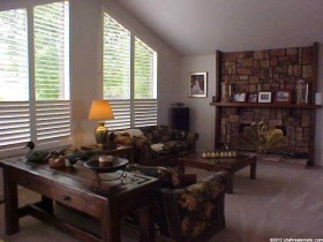 9832 S Falconhurst Dr E, Sandy, UT 84092 — photo 2