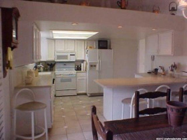 9832 S Falconhurst Dr E, Sandy, UT 84092 — photo 6