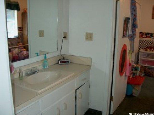 595 W 660 S, Tremonton, UT 84337 — photo 9