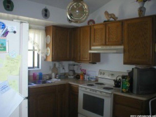 1657 N Emerald Dr E, Layton, UT 84040 — photo 3