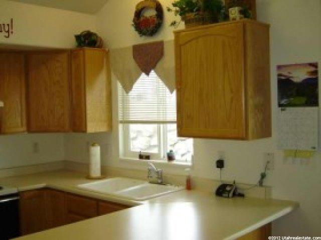 860 W 3950 S, Riverdale, UT 84405 — photo 4
