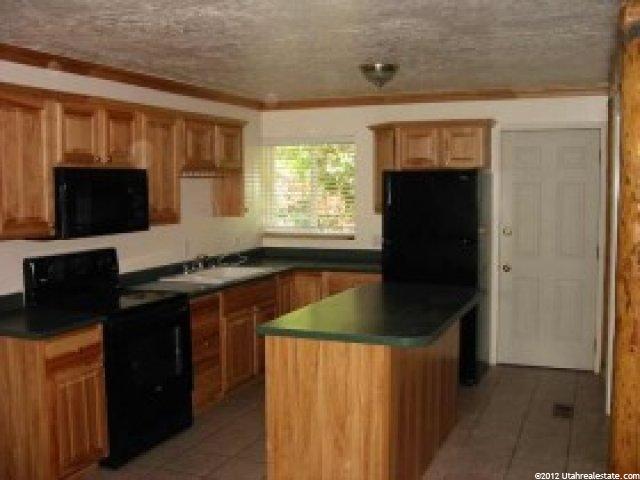 214 E Ogden Cyn S, Ogden, UT 84401 — photo 2