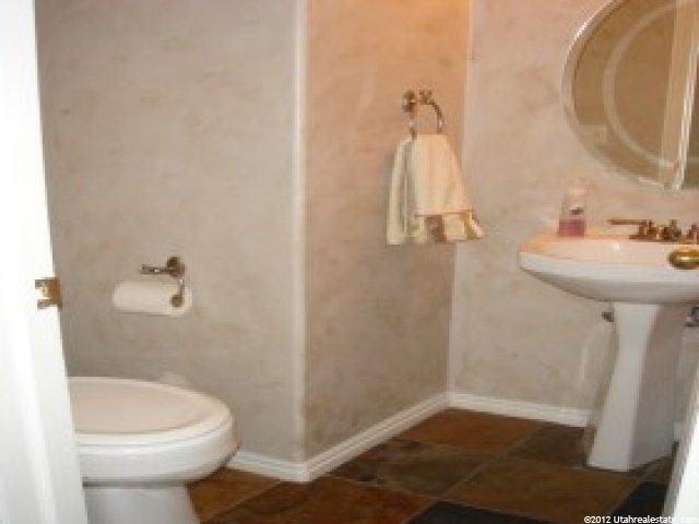 710 Sandy Point Dr, Sandy, UT 84094 — photo 2