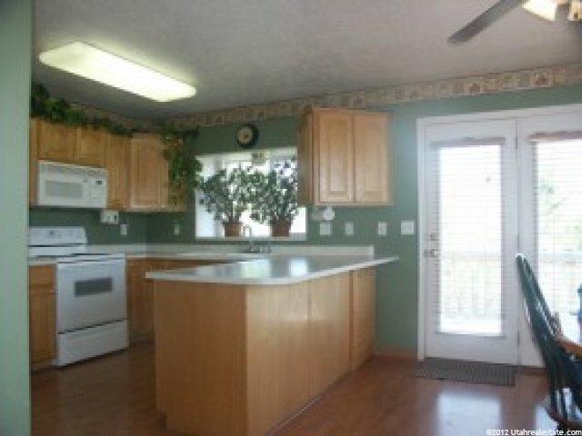 1088 N 600 W, West Bountiful, UT 84087 — photo 6