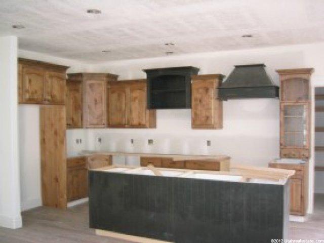 851 S 300 E, Farmington, UT 84025 — photo 2