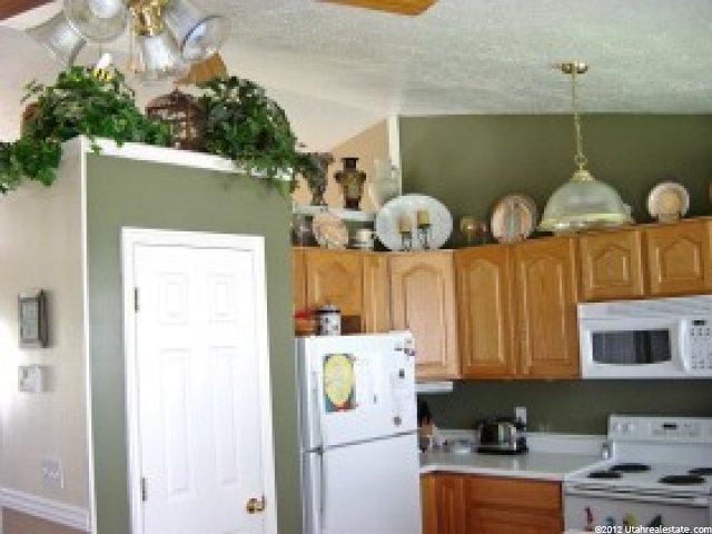 5588 S 4300 W, Roy, UT 84067 — photo 7