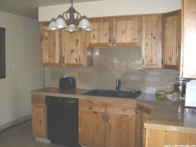 5572 Avalon Dr, Murray, UT 84107 — photo 3