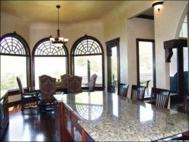 305 E Summerwood Dr, Bountiful, UT 84010 — photo 3
