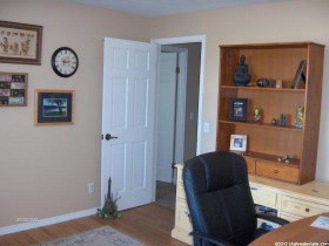 3195 Maxine Dr, Layton, UT 84040 — photo 2