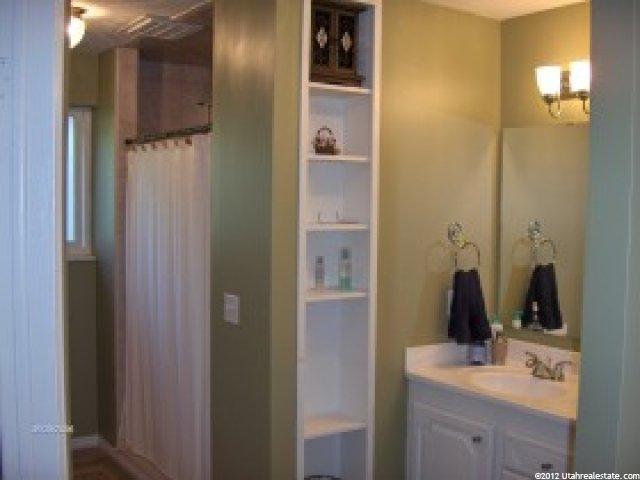 3195 Maxine Dr, Layton, UT 84040 — photo 4