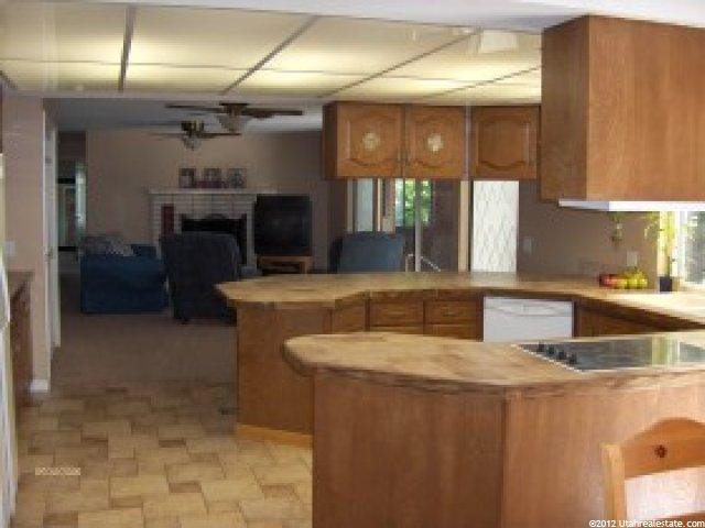 3195 Maxine Dr, Layton, UT 84040 — photo 6