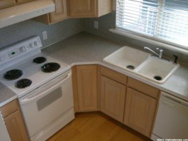 1155 E Holmes Creek Ln Ln E #19, Layton, UT 84041 — photo 3