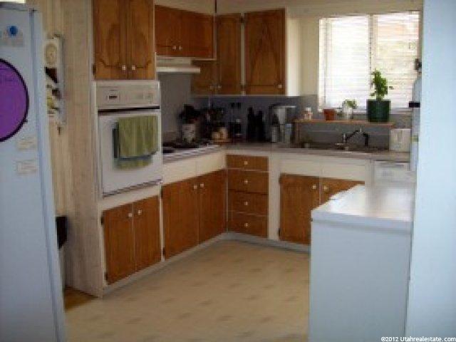 1676 N Gregory Dr, Layton, UT 84041 — photo 3