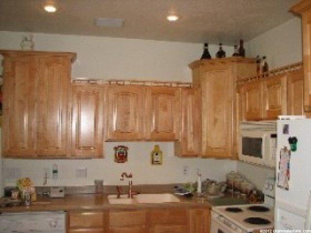 1226 Pitchfork Rd, Murray, UT 84123 — photo 2