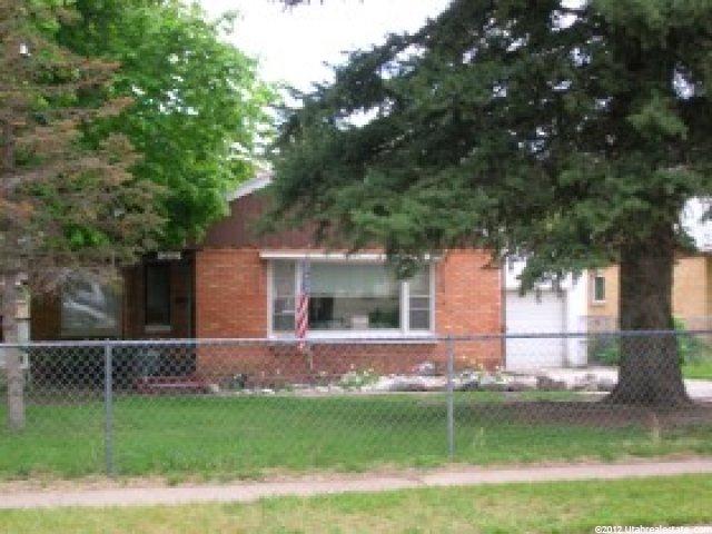 852 E Wood St, Ogden, UT 84404 — photo 2