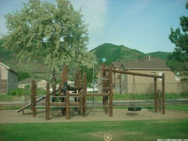 981 N Brookfield Ln W, Centerville, UT 84014 — photo 10