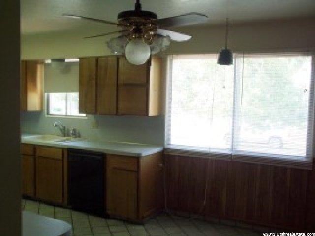 429 Rosewood Dr, Hyrum, UT 84319 — photo 3