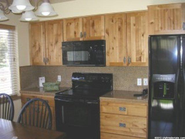 5572 S Avalon Dr, Murray, UT 84107 — photo 2