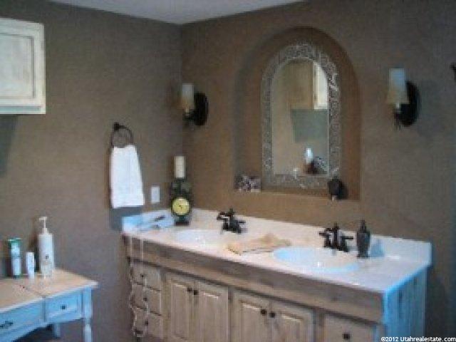 184 E Millerberg Dr, Midvale, UT 84047 — photo 7