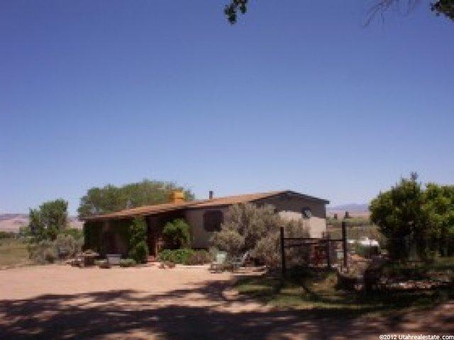 2001 E 2865 S, Vernal, UT 84078 — photo 2
