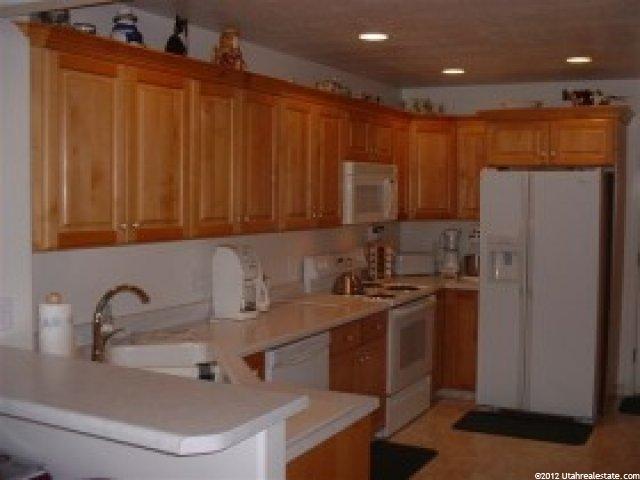 651 Stonefly Dr, Sandy, UT 84070 — photo 2
