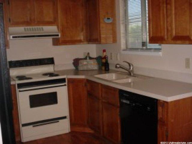 958 N 2075 W, Farr West, UT 84404 — photo 4