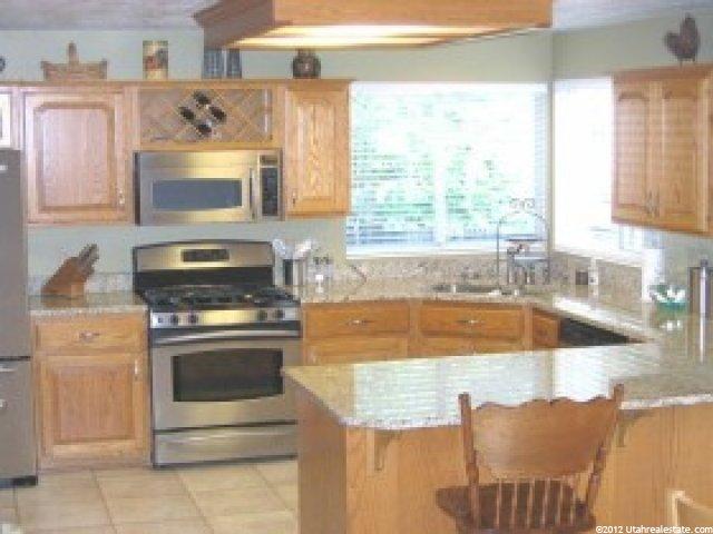 2111 Glacier View Dr, Sandy, UT 84092 — photo 4